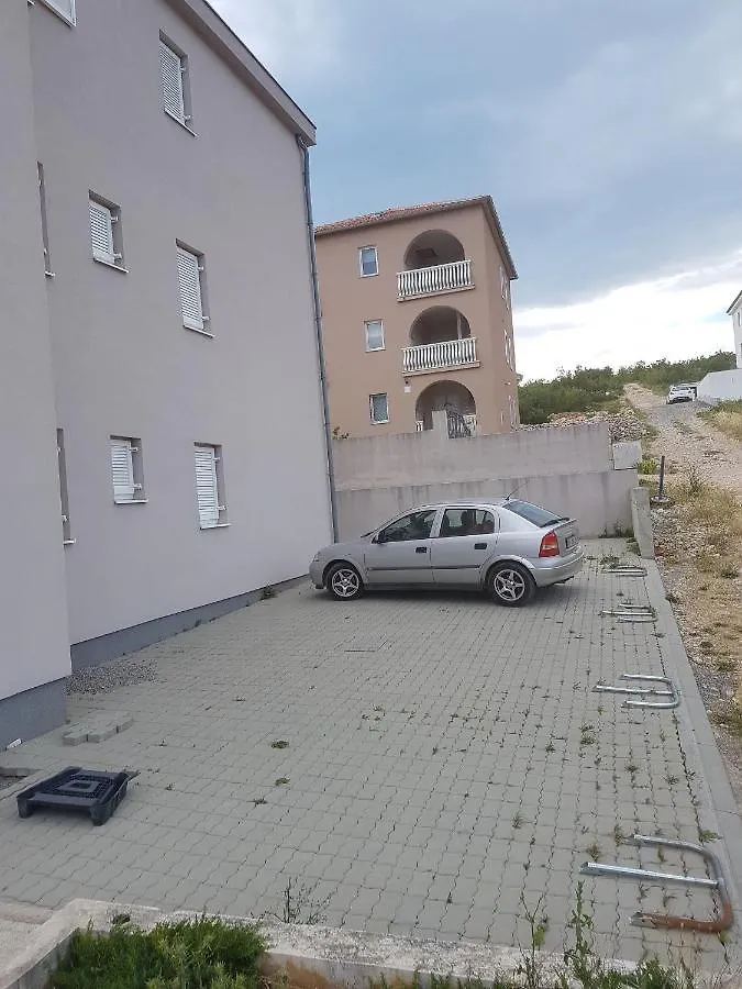 Apartment Novi Vinodolski 16998C 0*,