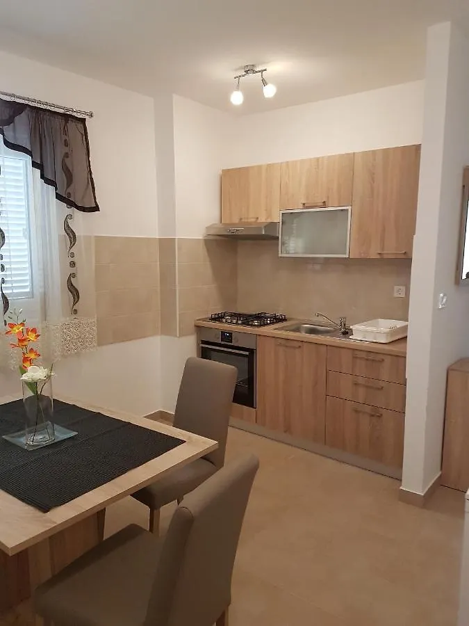 Apartment Novi Vinodolski 16998C