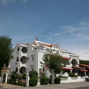 Garfild 2 Gostinjska kuća