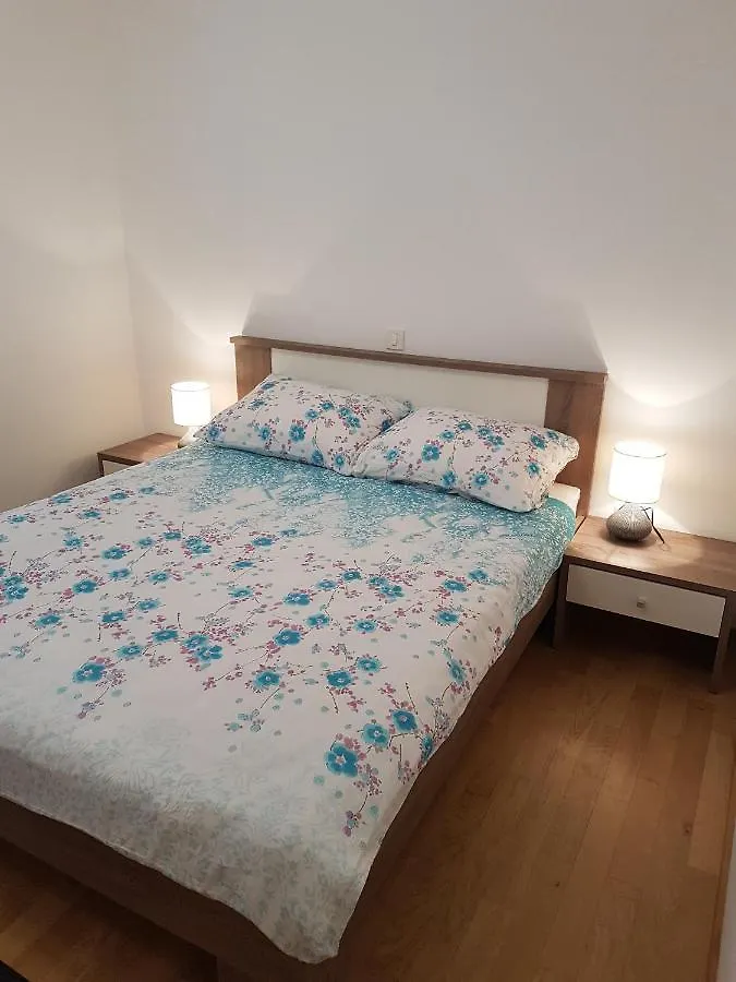 Apartment Novi Vinodolski 16998C